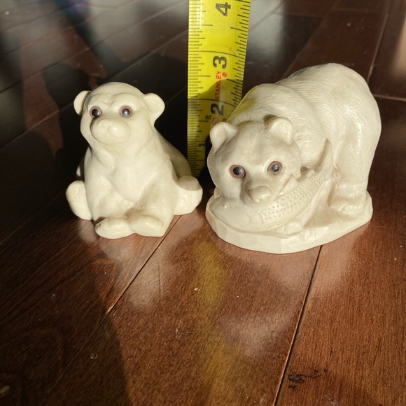 Polar Bear Cubs Sculpture by AARKTIK set of 2 - Picture 9 of 10